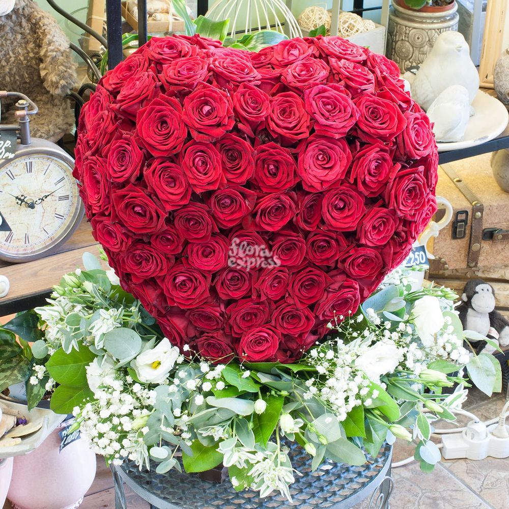 

Букет «Flora Express», 3D сердце из роз